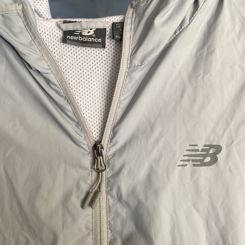 New Balance Windbreaker - Picture 2 of 4